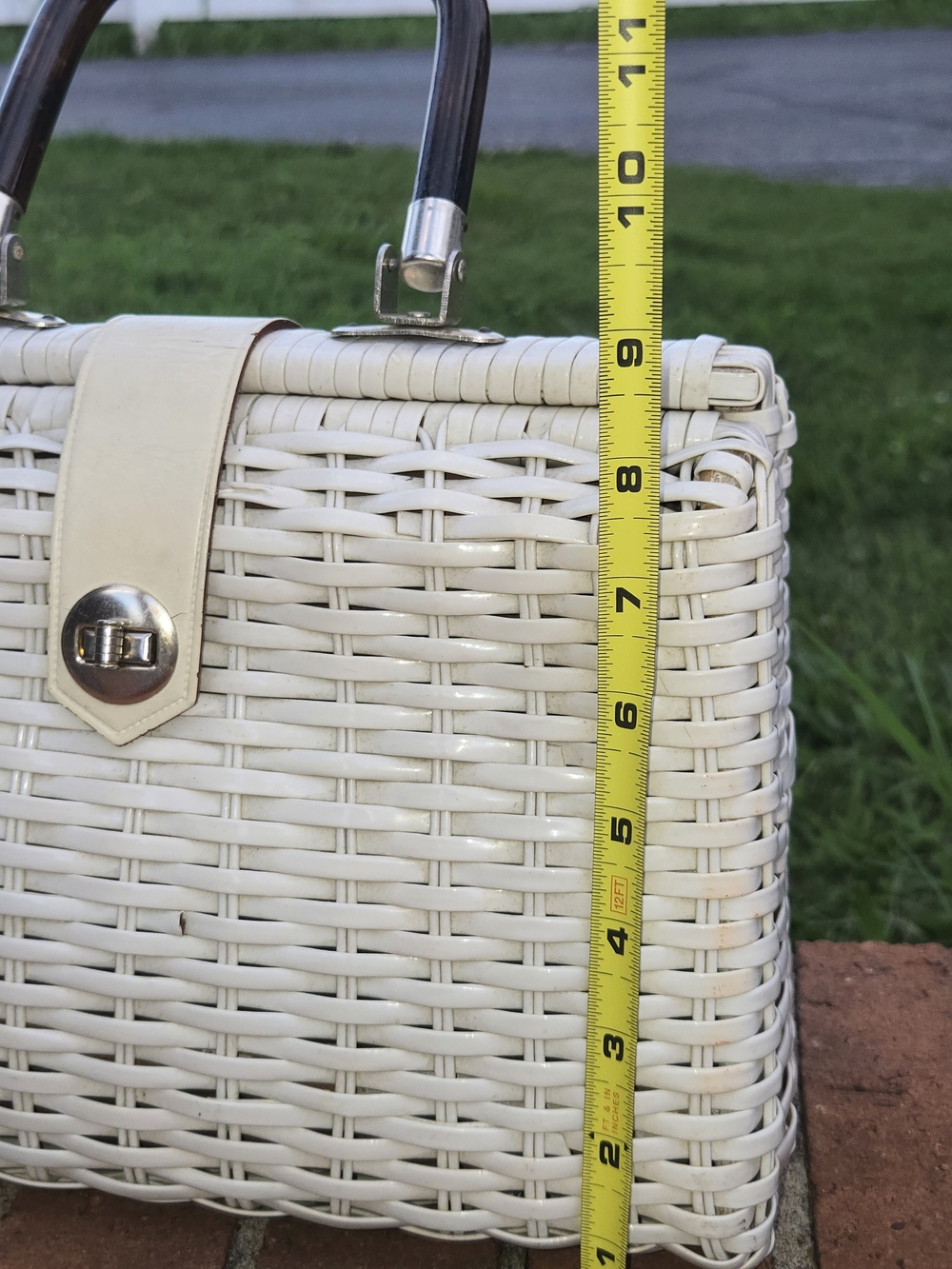 White Wicker Woven Top-Handle Bag with Dark Wood Handle Hand Made Hong Kong - Picture 11 of 11
